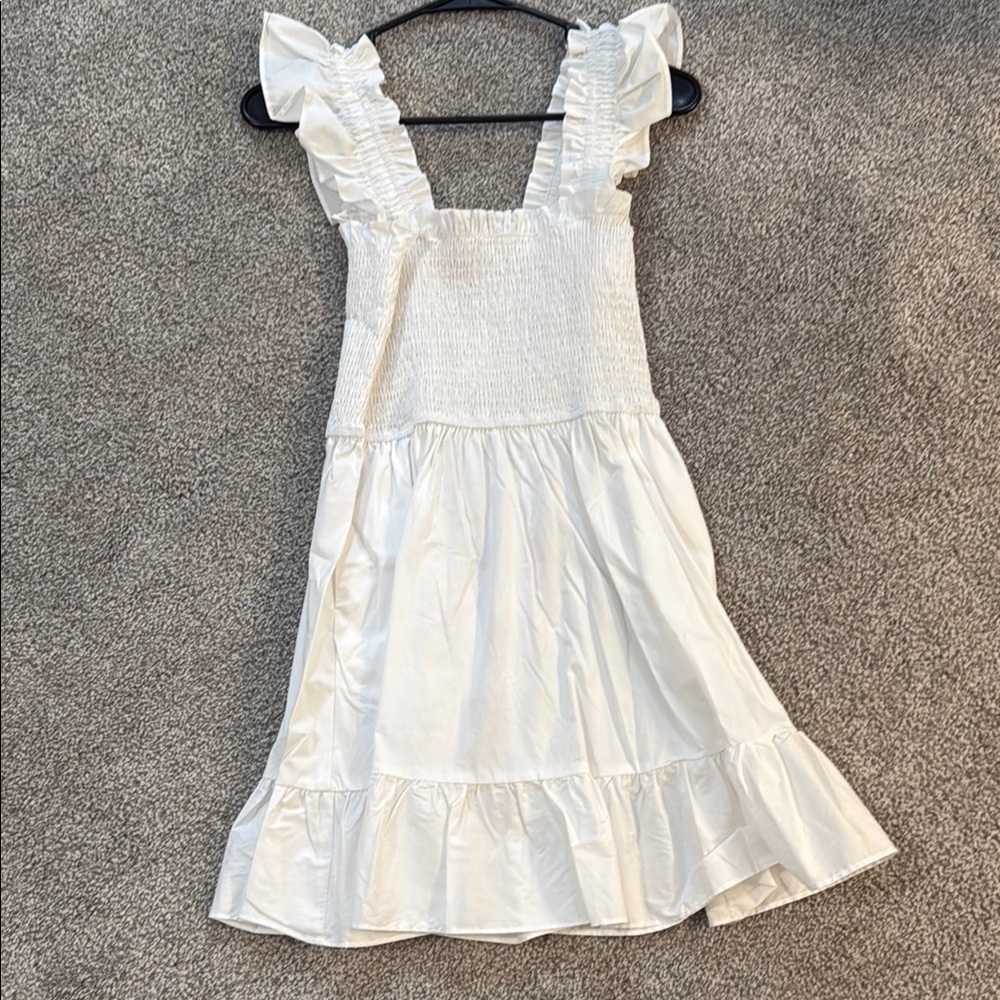 Francesca’s Elegant White Dress